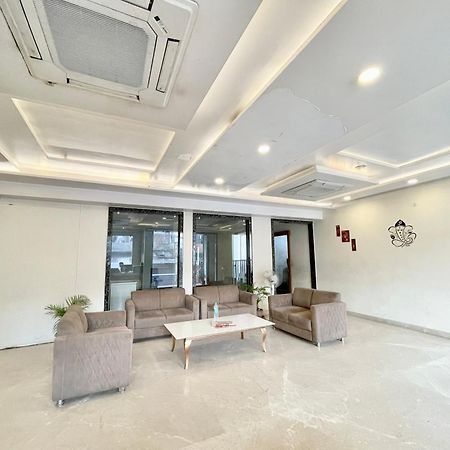 Hotel Rudraksh ! Varanasi !Fully-Air-Conditioned Hotel At Prime Location With Parking Availability, Near Kashi Vishwanath Temple, And Ganga Ghat 2 Exterior foto